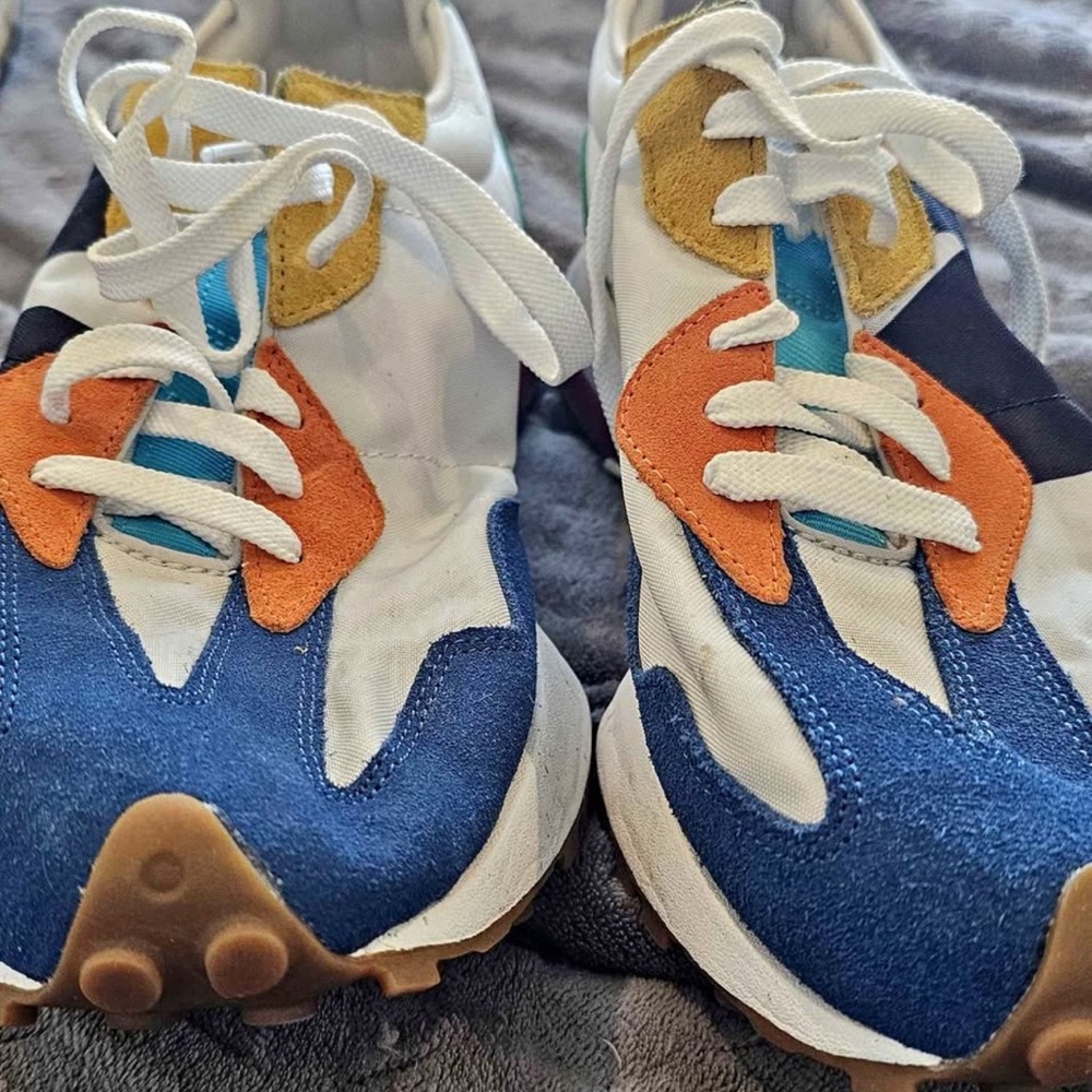 New Balance 327’s multi-colored men’s Sneakers